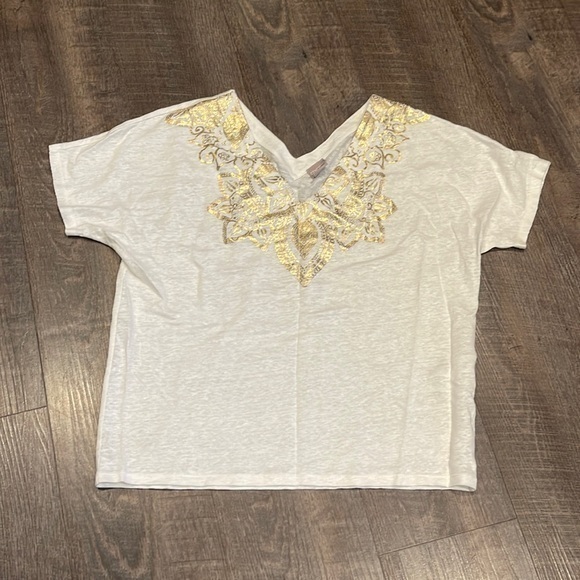 Chico's Tops - Chicos linen T-shirt with a gold Lame’ pattern on the neck line